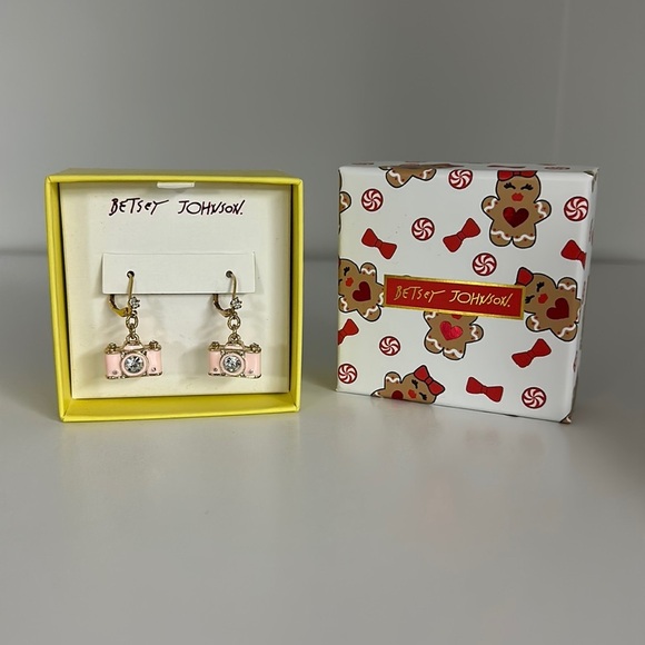 NEW Betsey Johnson Camera Earrings - Picture 1 of 3